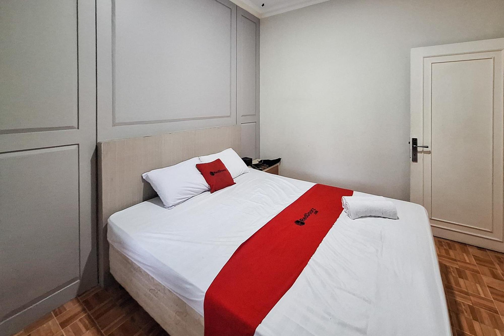 Reddoorz Resort At Tridaya Cisarua Puncak Екстериор снимка