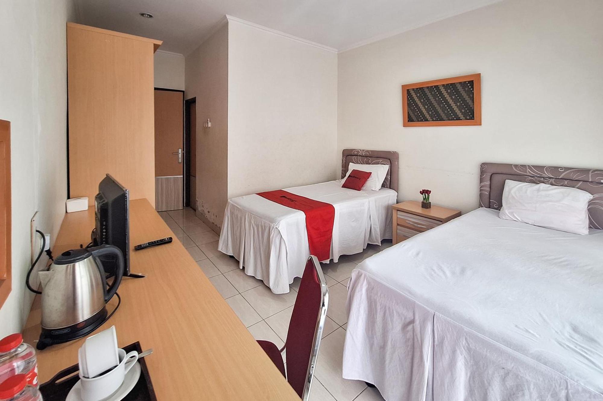 Reddoorz Resort At Tridaya Cisarua Puncak Екстериор снимка