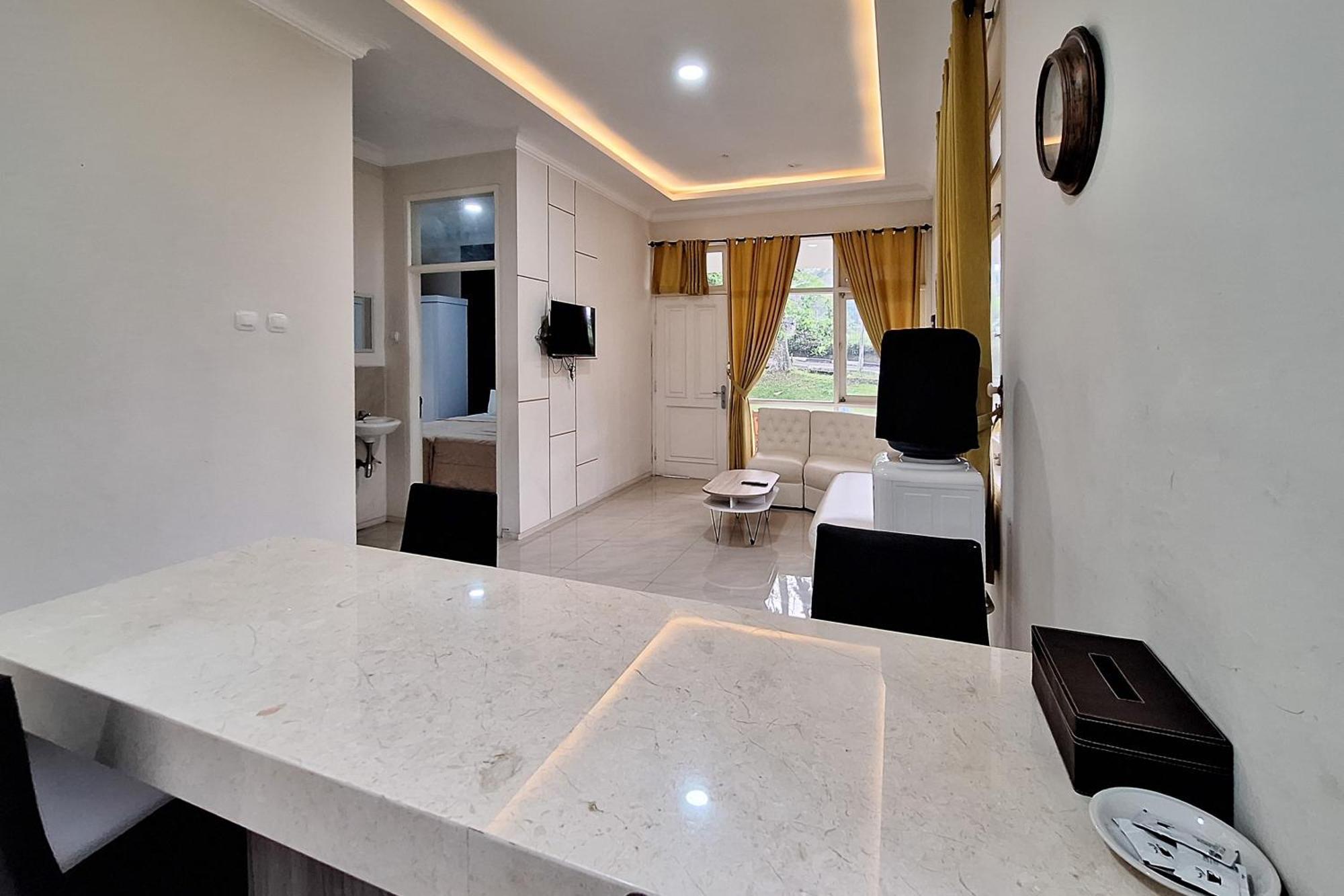 Reddoorz Resort At Tridaya Cisarua Puncak Екстериор снимка