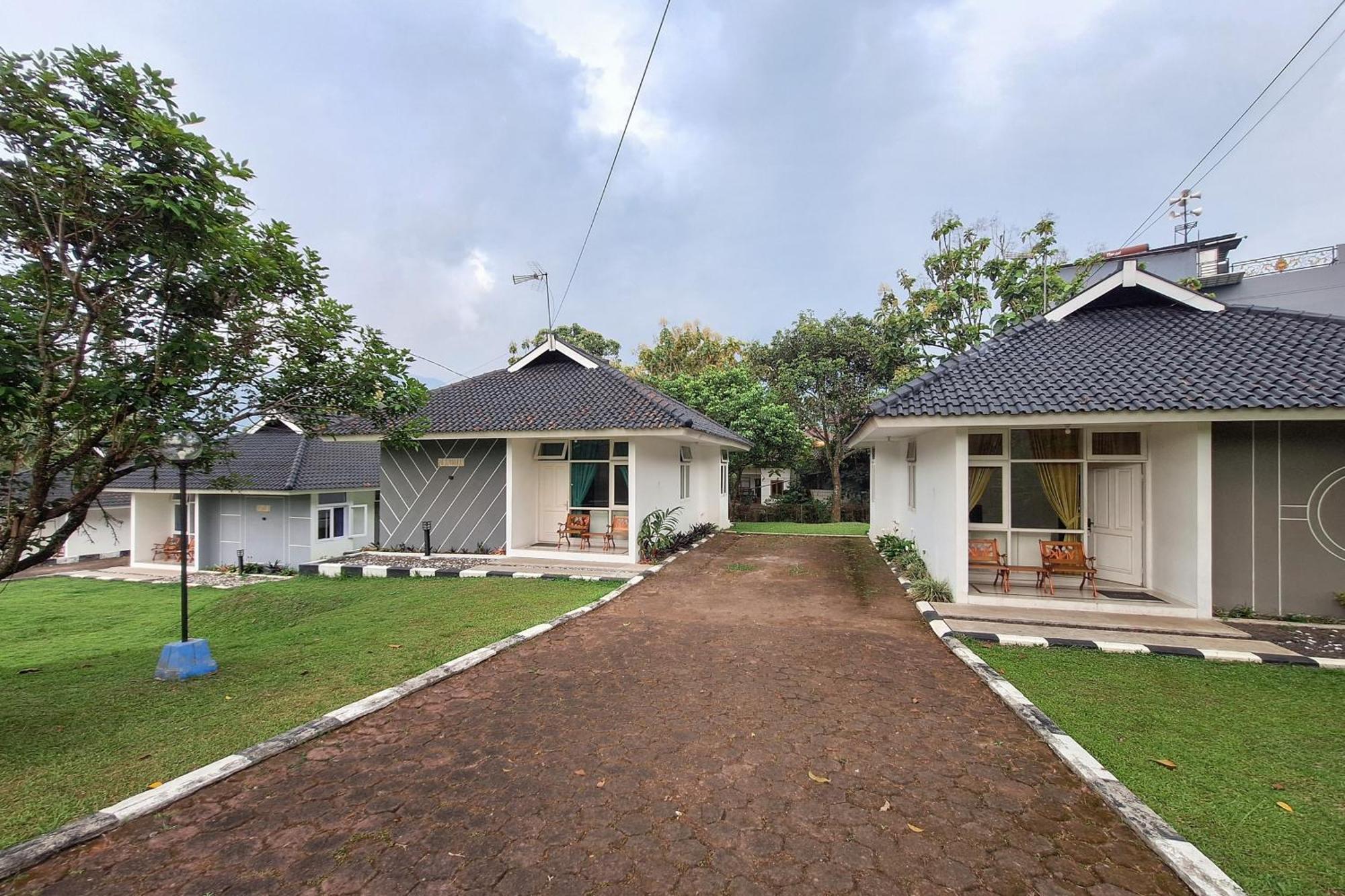 Reddoorz Resort At Tridaya Cisarua Puncak Екстериор снимка