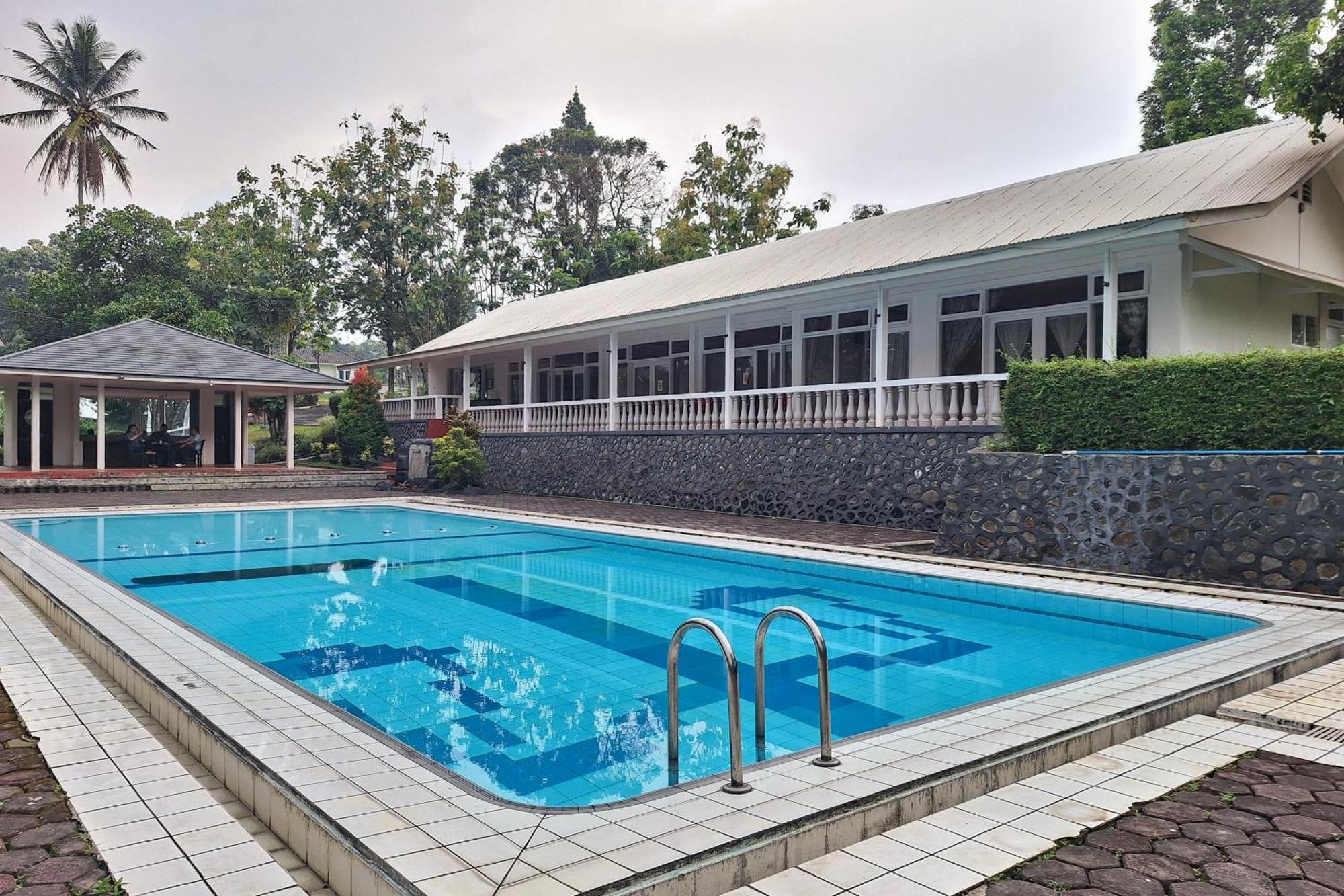 Reddoorz Resort At Tridaya Cisarua Puncak Екстериор снимка