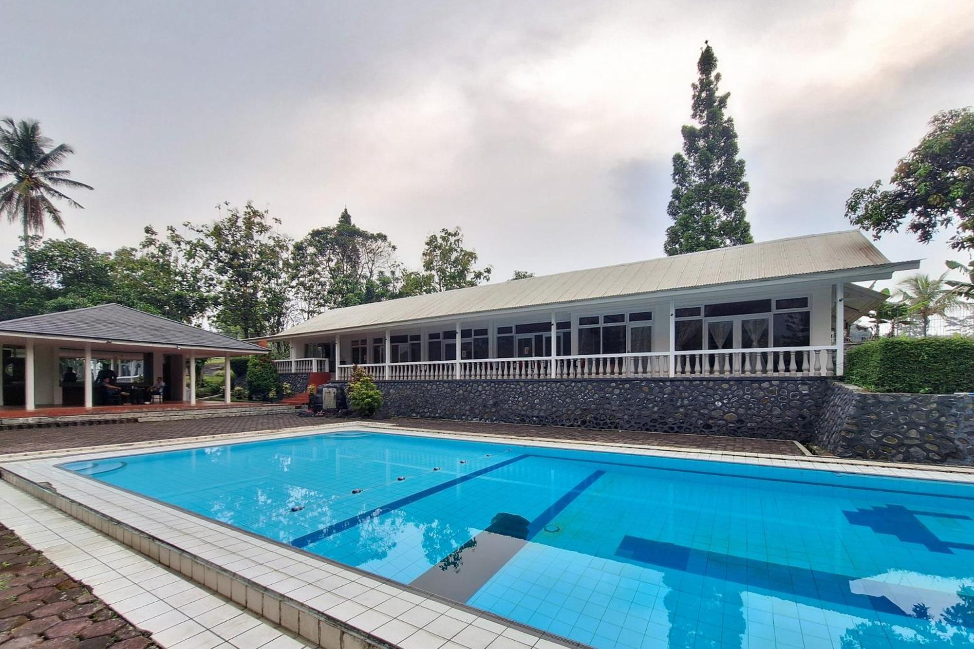 Reddoorz Resort At Tridaya Cisarua Puncak Екстериор снимка