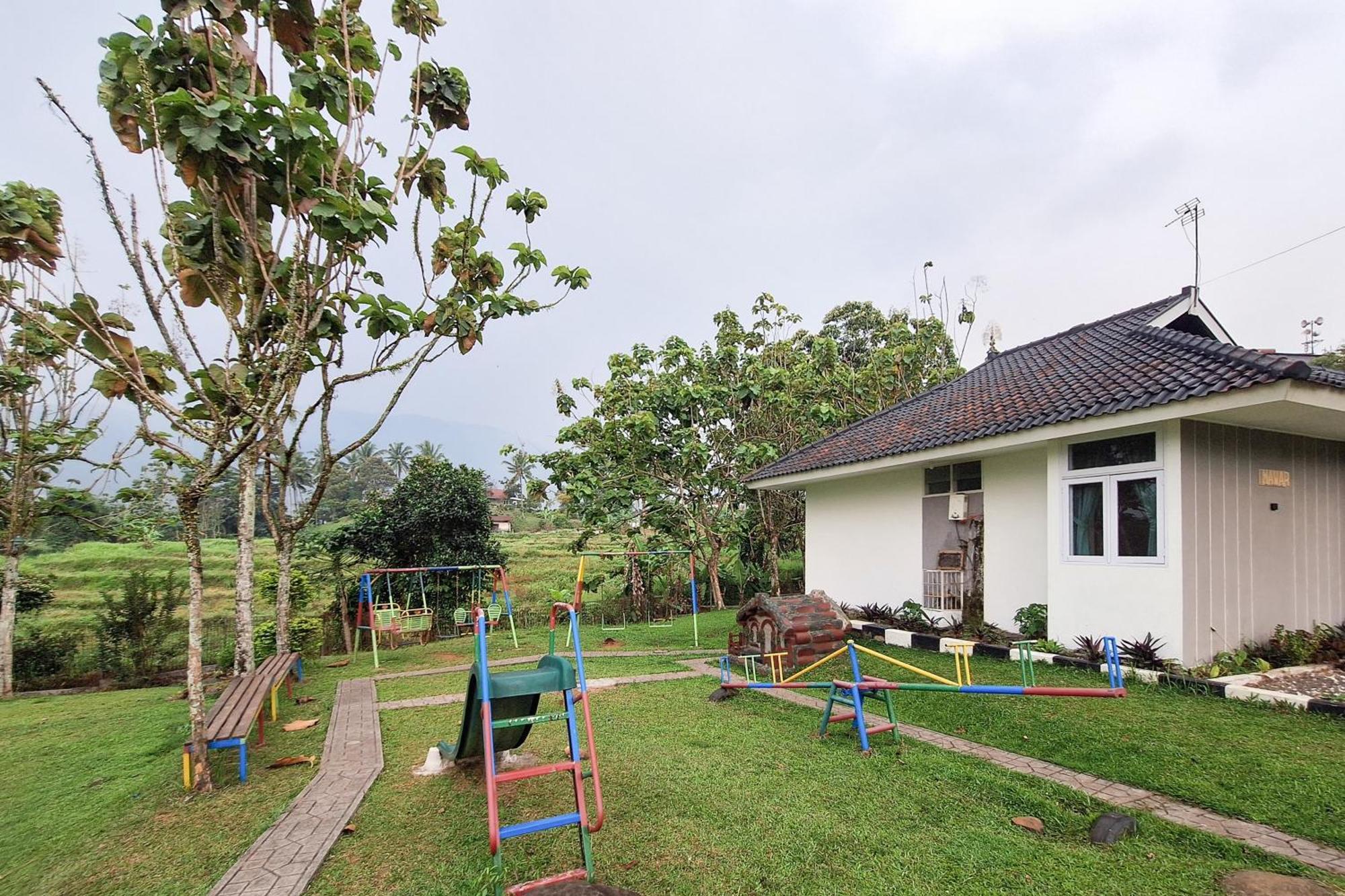 Reddoorz Resort At Tridaya Cisarua Puncak Екстериор снимка
